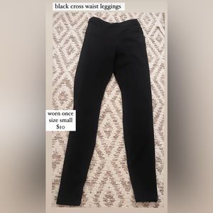 Black cross waist leggings